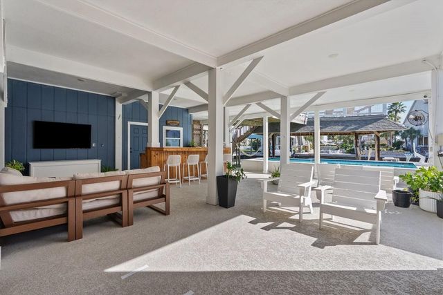 214 Sampan Drive, Tiki Island, TX 77554