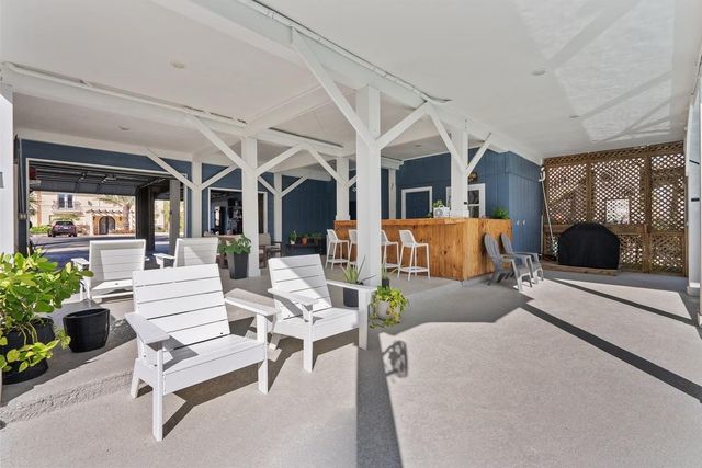 214 Sampan Drive, Tiki Island, TX 77554