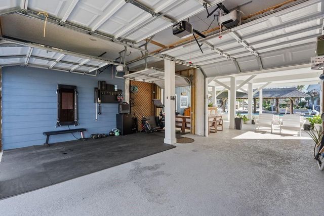 214 Sampan Drive, Tiki Island, TX 77554