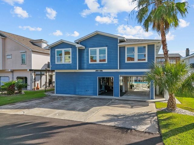 214 Sampan Drive, Tiki Island, TX 77554