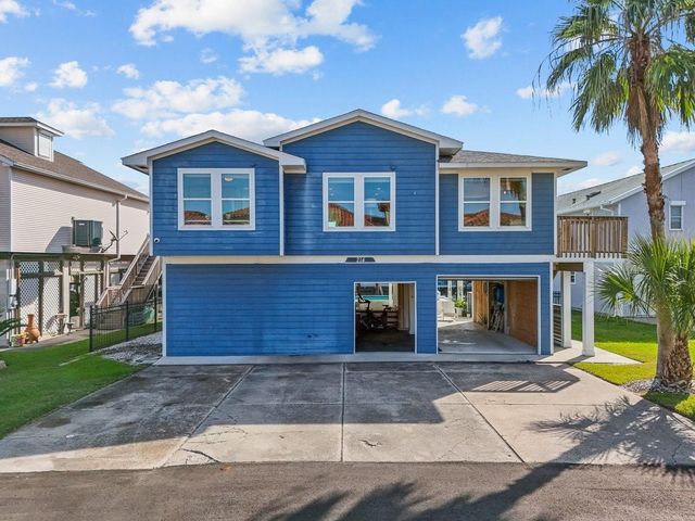 214 Sampan Drive, Tiki Island, TX 77554