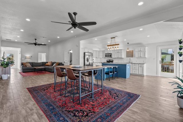 214 Sampan Drive, Tiki Island, TX 77554