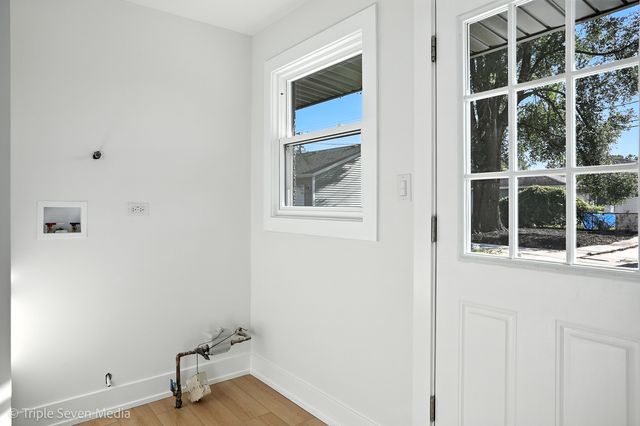 8053 Newland Avenue, Burbank, IL 60459