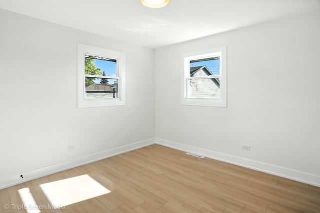 8053 Newland Avenue, Burbank, IL 60459