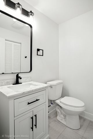 8053 Newland Avenue, Burbank, IL 60459