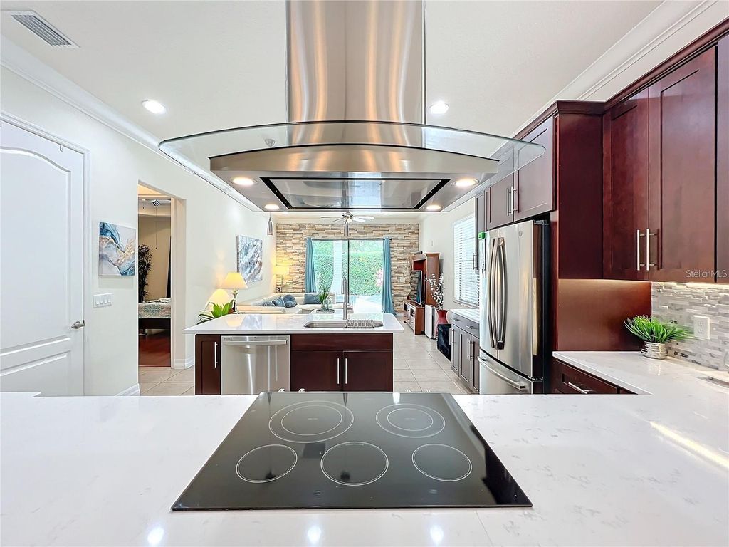 Image 11 of property listing at 8419 PRESTBURY DRIVE, Orlando, FL 32832