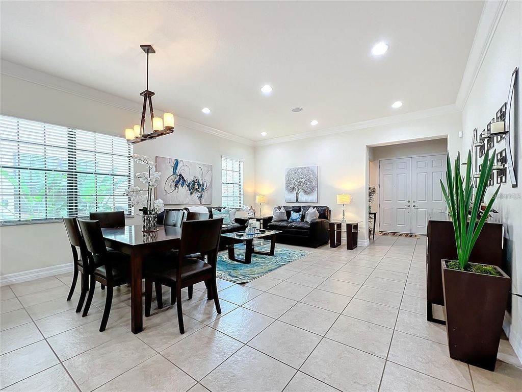 Image 19 of property listing at 8419 PRESTBURY DRIVE, Orlando, FL 32832