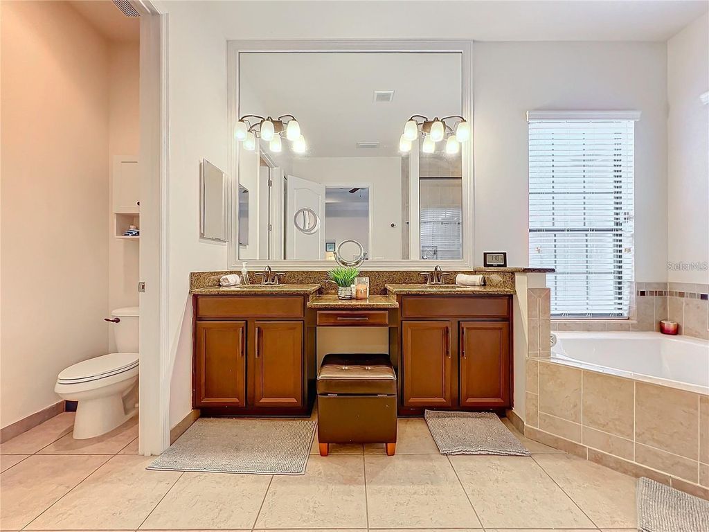 Image 22 of property listing at 8419 PRESTBURY DRIVE, Orlando, FL 32832