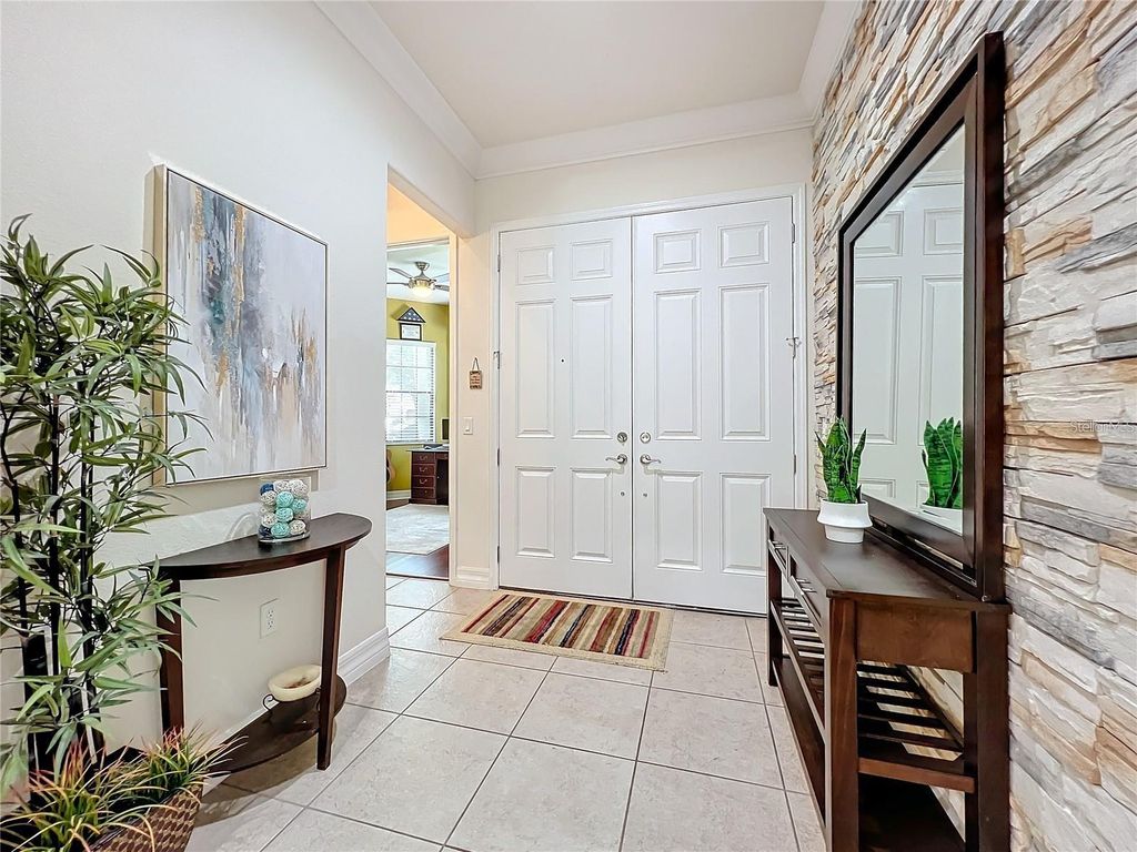 Image 10 of property listing at 8419 PRESTBURY DRIVE, Orlando, FL 32832