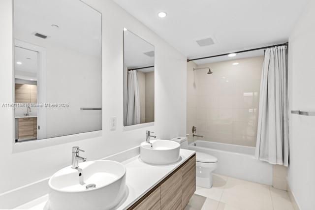 121 NE 34th St L303, Miami, FL 33137