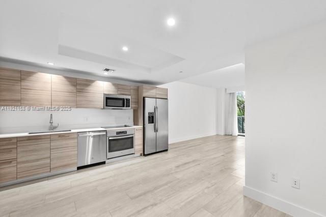 121 NE 34th St L303, Miami, FL 33137