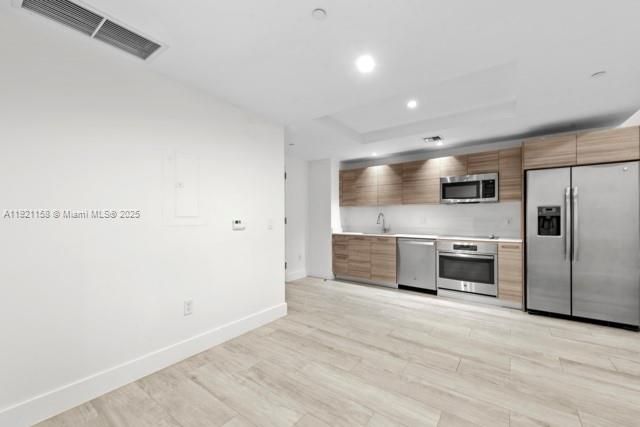 121 NE 34th St L303, Miami, FL 33137