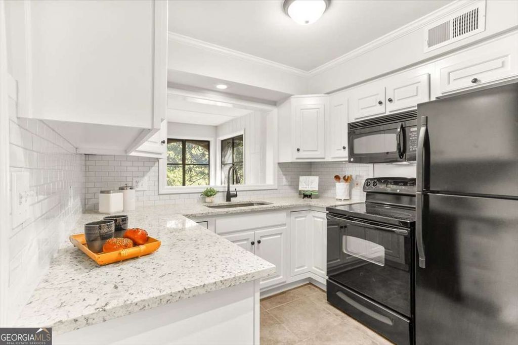 61 Lamsden Lane NW, Atlanta, GA 30327