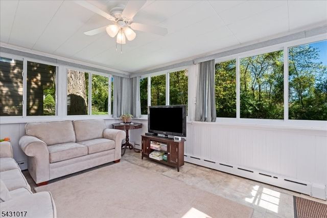 28 Berkeley Pl, Livingston Twp., NJ 07039