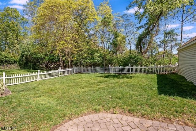 28 Berkeley Pl, Livingston Twp., NJ 07039