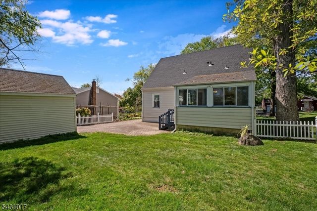 28 Berkeley Pl, Livingston Twp., NJ 07039