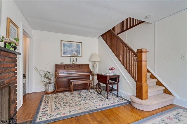 28 Berkeley Pl, Livingston Twp., NJ 07039