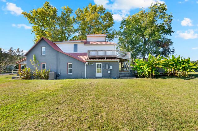 490 Shady Grove Rd, Manchester, TN 37355