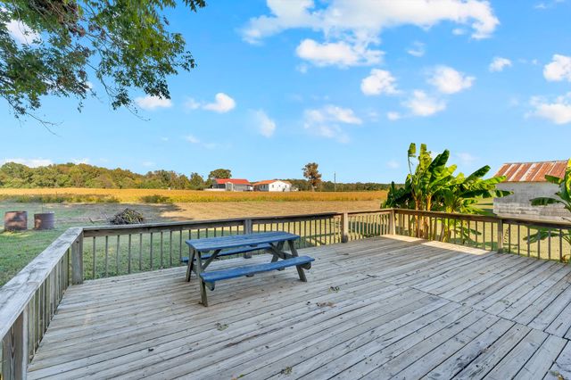 490 Shady Grove Rd, Manchester, TN 37355