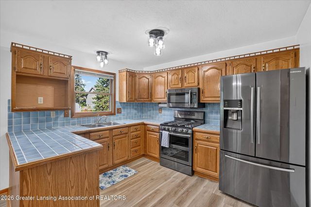 12382 Burlingame Drive, Dewitt, MI 48820