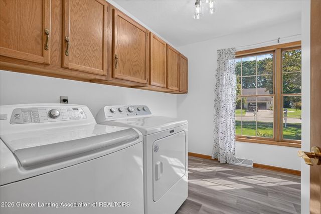12382 Burlingame Drive, Dewitt, MI 48820