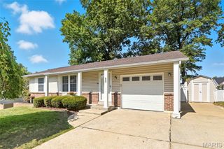 50 Oak Hill Lane, St Peters, MO 63376