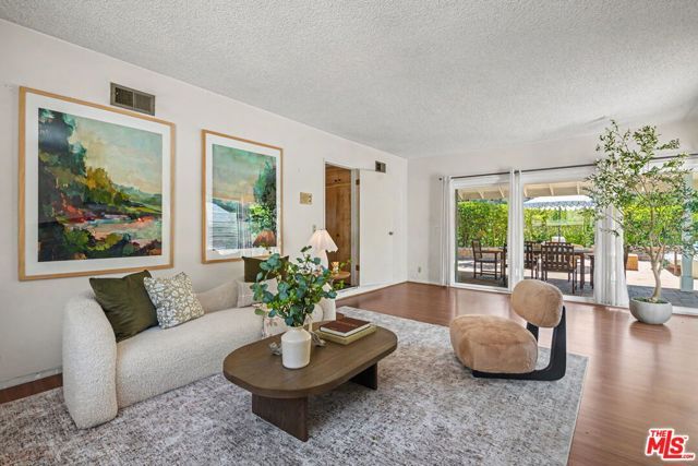 7554 Devista Drive, Los Angeles, CA 90046