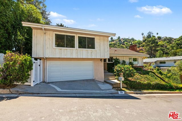 7554 Devista Drive, Los Angeles, CA 90046