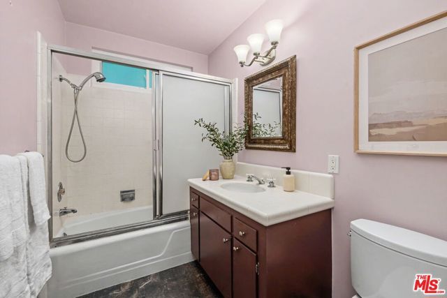 7554 Devista Drive, Los Angeles, CA 90046