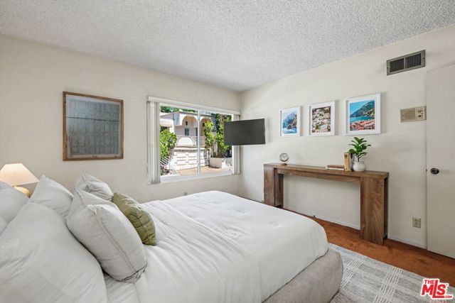 7554 Devista Drive, Los Angeles, CA 90046