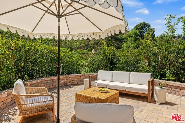 7554 Devista Drive, Los Angeles, CA 90046