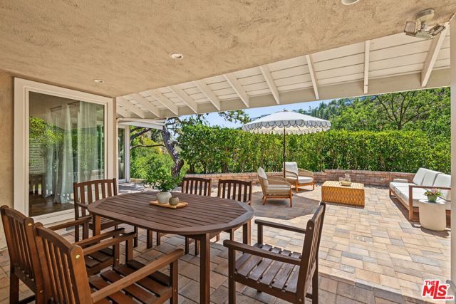7554 Devista Drive, Los Angeles, CA 90046