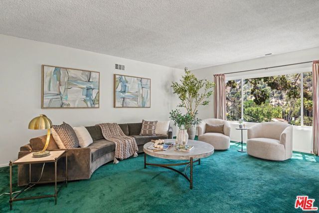 7554 Devista Drive, Los Angeles, CA 90046