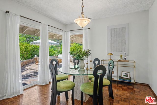 7554 Devista Drive, Los Angeles, CA 90046