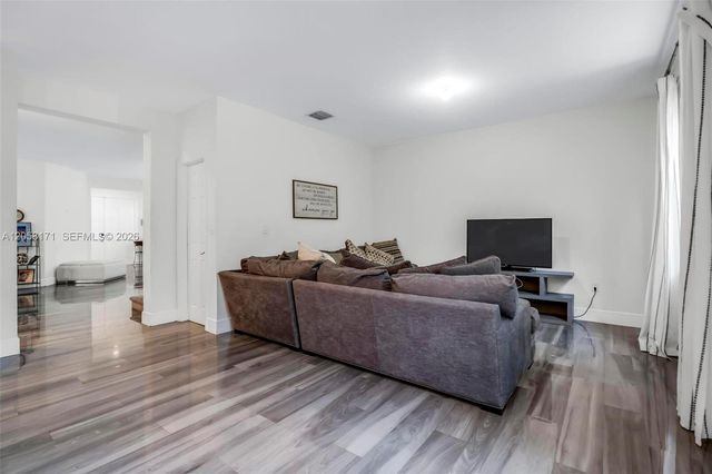 3506 W 106th Ter, Hialeah, FL 33018