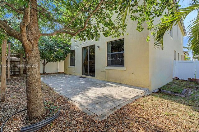 3506 W 106th Ter, Hialeah, FL 33018