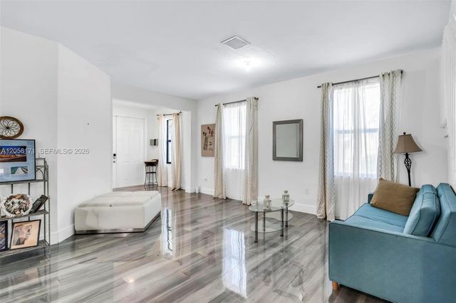 3506 W 106th Ter, Hialeah, FL 33018