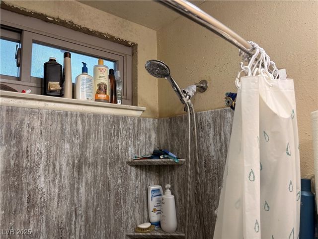 4488 Park View Drive, Las Vegas, NV 89104