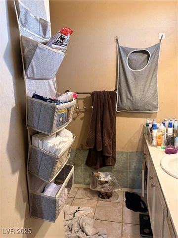 4488 Park View Drive, Las Vegas, NV 89104