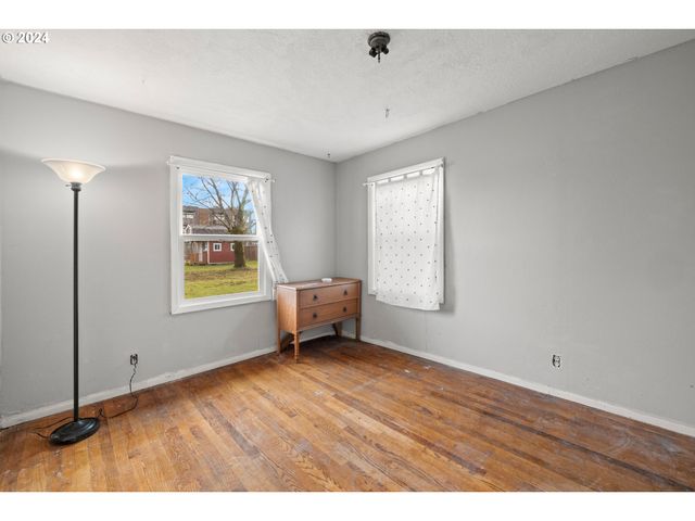 450 Se HOGAN Rd, Gresham, OR 97080