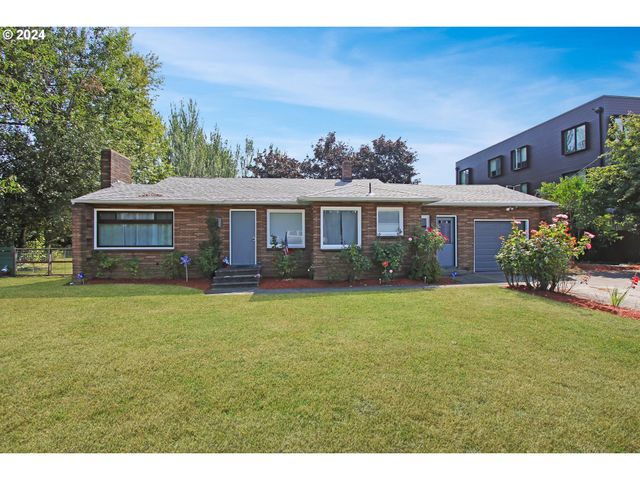 450 Se HOGAN Rd, Gresham, OR 97080