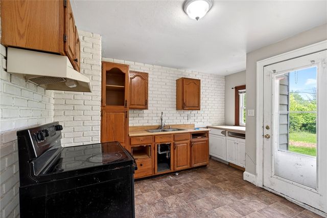 2005 Edgeworth Avenue, Harrison Twp, OH 45414