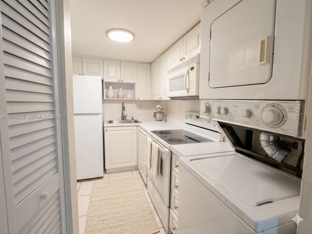 8605 SW 68th Ct 7, Pinecrest, FL 33156