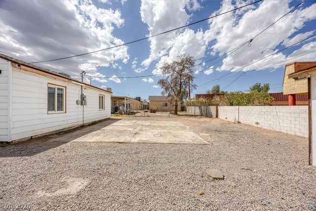 120 West Victory Road, Henderson, NV 89015