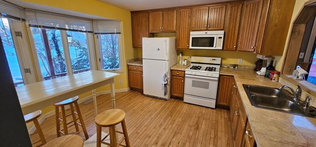 2808 81st Avenue N, Brooklyn Park, MN 55444