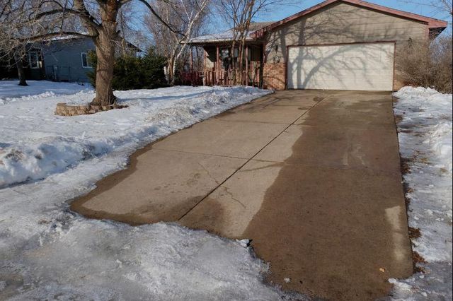 2808 81st Avenue N, Brooklyn Park, MN 55444