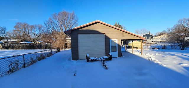 2808 81st Avenue N, Brooklyn Park, MN 55444