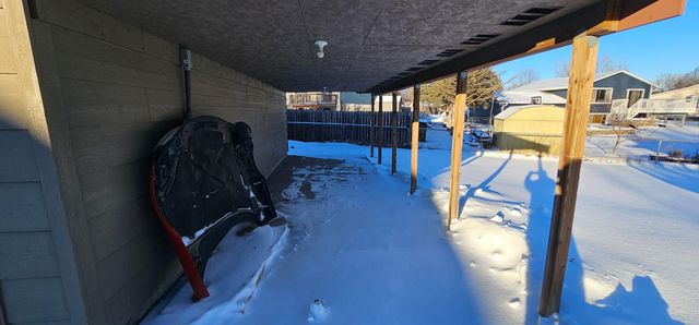 2808 81st Avenue N, Brooklyn Park, MN 55444