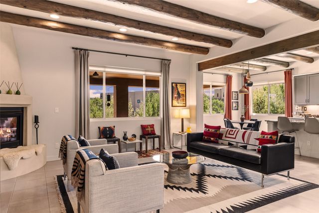 22 Via Summa, Santa Fe, NM 87507