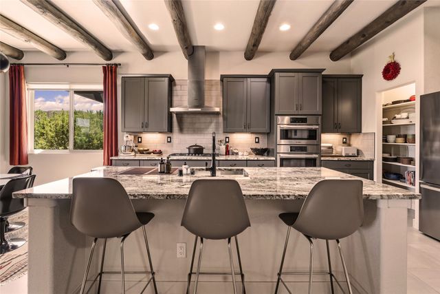 22 Via Summa, Santa Fe, NM 87507
